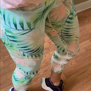 Cute tropical print cropped leggings high waisted